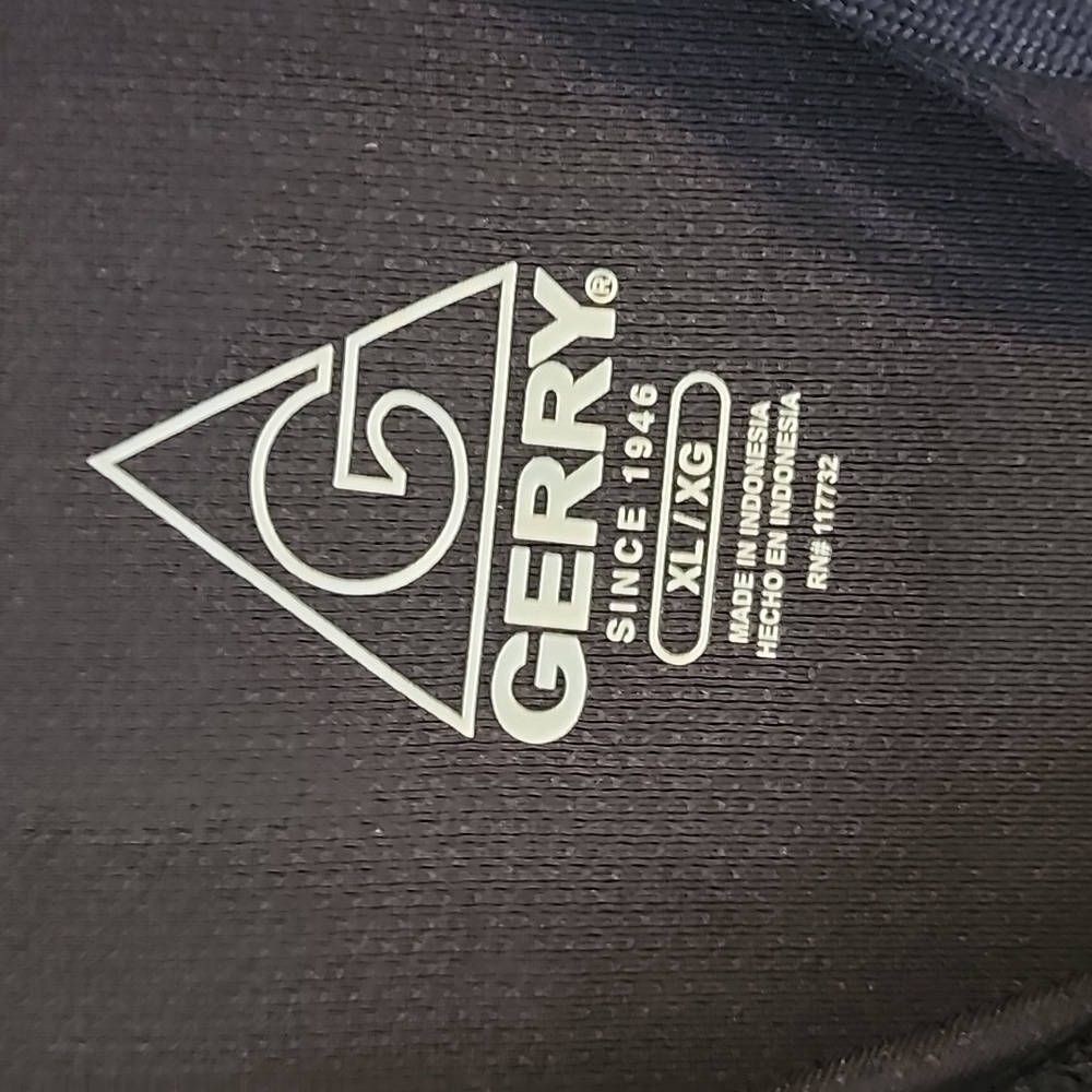 Womens hooded shirt never worn - Picture 2 of 3